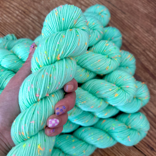 Dyed to order - Mint Neon neps